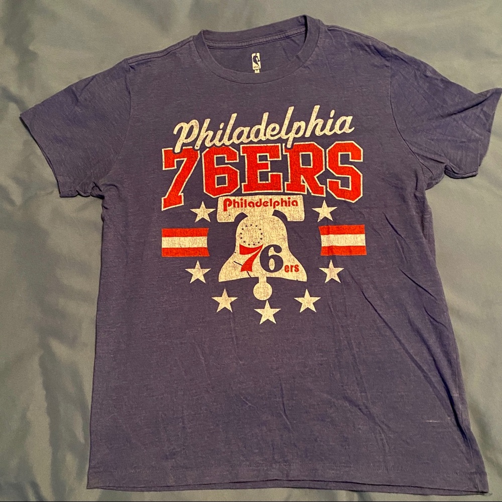 Vintage NBA Philadelphia 76ers Tshirt Super Soft